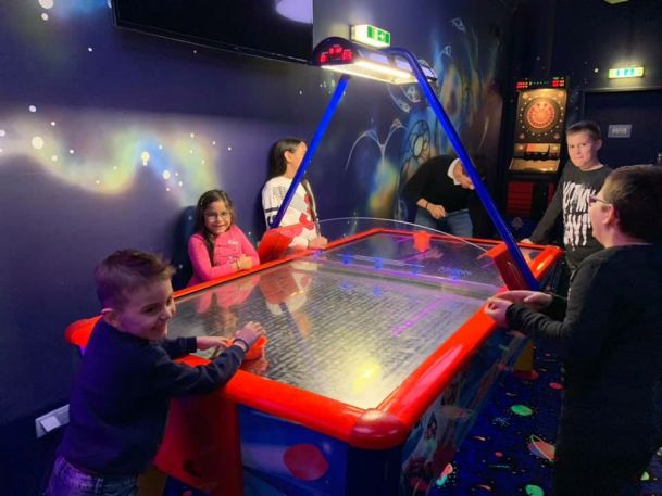 Bowling-Universum-Entertainmentcenter-Gasometer-Wien-Airhockey